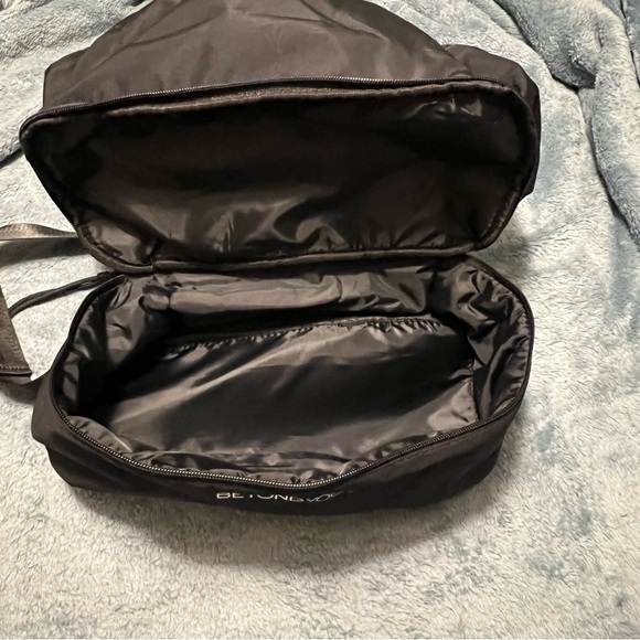 Beyond Yoga Black Minimalist Convertible Backpack – Gym to Work, OS - Picture 6 of 11